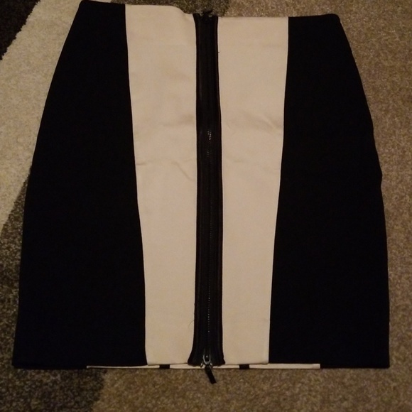 Dressy skirt - Picture 2 of 2